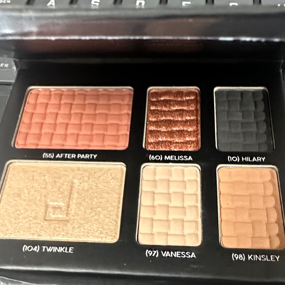 Doucce Eyeshadow Blush Palette - On the Go Coral, Black, Light Pink Shades NEW